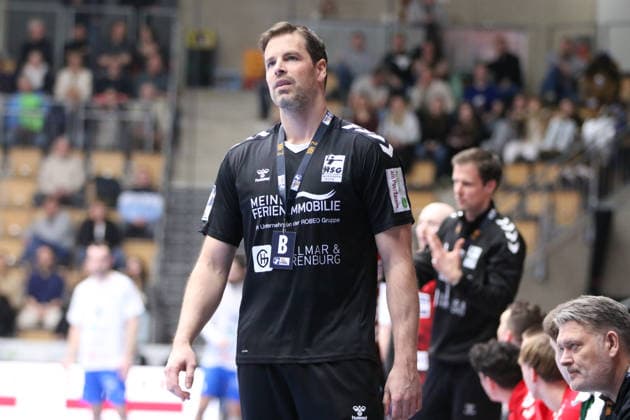 25.02.2026 Handball Herren 2025 2026 2. Handball-Bundesliga 21. Spieltag HSG Nordhorn-Lingen - Dessau-Roßlauer HV 06 EmslandArena Lingen Mark Bult (Nordhorn, Trainer). Lingen (Ems) Niedersachen Deutschland