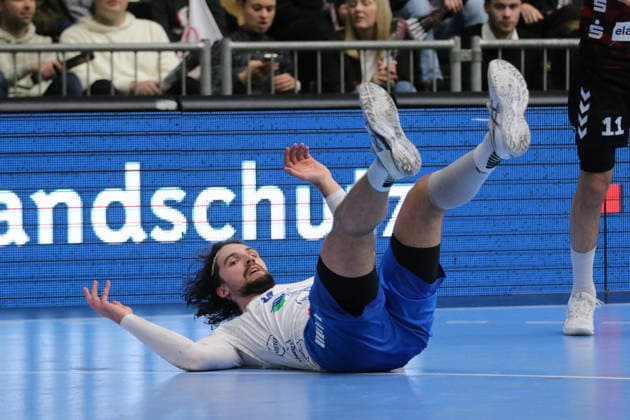 25.02.2026 Handball Herren 2025 2026 2. Handball-Bundesliga 21. Spieltag HSG Nordhorn-Lingen - Dessau-Roßlauer HV 06 EmslandArena Lingen Jakub Powarzynski (Dessau, 14, weiß). Lingen (Ems) Niedersachen Deutschland