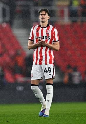 Milan Smit of Stoke City applauds the fans after the game Stoke City v Oxford United, Sky Bet Championship, Football, Bet365 Stadium, Stoke-on-Trent, UK - 25 Feb 2026Stoke-on-Trent Bet365 Stadium United Kingdom EDITORIAL USE ONLY No use with unauthorised audio, video, data, fixture lists, club league logos or live services. Online in-match use limited to 120 images, no video emulation. No use in betting, games or single club league player publications.  Copyright: xAnnaxGowthorpe Shutterstockx 16693051cl