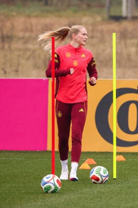 Frankfurt am Main, Deutschland 26. Februar 2026: Vorbereitung auf das Frauen WM-Qualifikationsspiel Deutschland vs. Slovenien - Training Im Bild: Camilla Küver Kuever (Deutschland) beim Training vor dem ersten WM-Qualifikationsspiel in Frankfurt Copyright: HMBxMedia MadeleinexFantini
