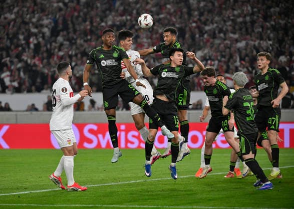 Strafraumszene, Torraumszene Kopfballduell Zweikampf Aktion s20 VfB Stuttgart vs Celtic Glasgow FC EUROPA LEAGUE EL 26.02.2026 DFL REGULATIONS PROHIBIT ANY USE OF PHOTOGRAPHS AS IMAGE SEQUENCES AND OR QUASI-VIDEO VfB Stuttgart vs Celtic Glasgow FC EL