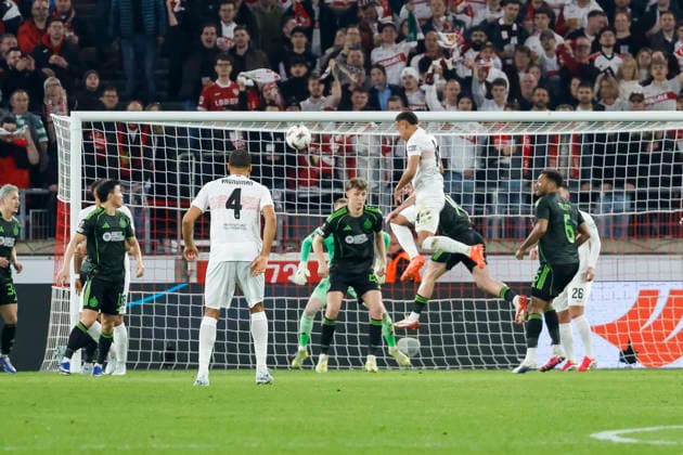 Im Strafraum von Celtic Glasgow , Deutschland, Fussball, UEFA Europa League, Play-offs, 2025 2026, VfB Stuttgart vs. Celtic Glasgow, 26.02.2026, Stuttgart MHP Arena Deutschland Copyright: xGrantxHubbsx