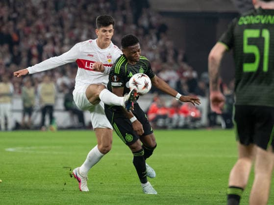 v. li. im Zweikampf Chema Andreas (VfB Stuttgart, 30), Junior Adamu (Celtic Glasgow, 09) GER, VfB Stuttgart vs. Celtic FC Glasgow, Fussball, UEFA Europa League, Herren, Play-Offs Rueckspiel, Spielzeit 2025 2026, 26.02.2026, GER, VfB Stuttgart vs. Celtic FC Glasgow, Fussball, UEFA Europa League, Herren, Play-Offs Rueckspiel, Spielzeit 2025 2026, 26.02.2026 Stuttgart Copyright: xEibner-Pressefoto WolfgangxFrankx EP_WFK