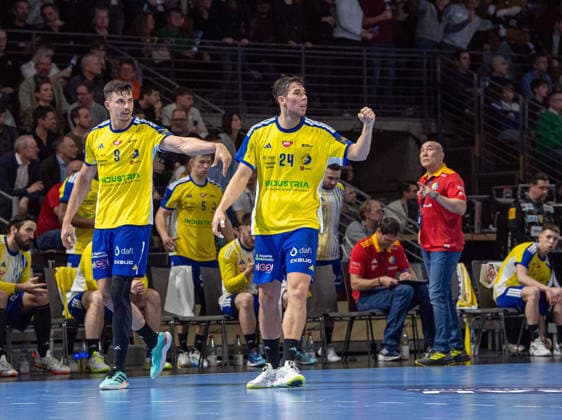 Handball, Herren, Saison 2025 2026, Champions League (Gruppe A, 12. Spieltag), Füchse Berlin - Industria Kielce, v.l. Szymon Sicko (Kielce), Daniel Dujshebaev (Kielce), 26.02.2026, Copyright: xSebastianxRäppold MatthiasxKochx