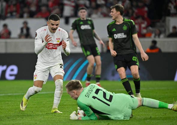 Badredine Bouanani VfB Stuttgart (27) Enttaeuschung enttaeuscht nach vergebener Torchance Gestik Geste Torwart Vijami Sinisaldo Celtic Glasgow FC (12) VfB Stuttgart vs Celtic Glasgow FC EUROPA LEAGUE EL 26.02.2026 DFL REGULATIONS PROHIBIT ANY USE OF PHOTOGRAPHS AS IMAGE SEQUENCES AND OR QUASI-VIDEO VfB Stuttgart vs Celtic Glasgow FC EL