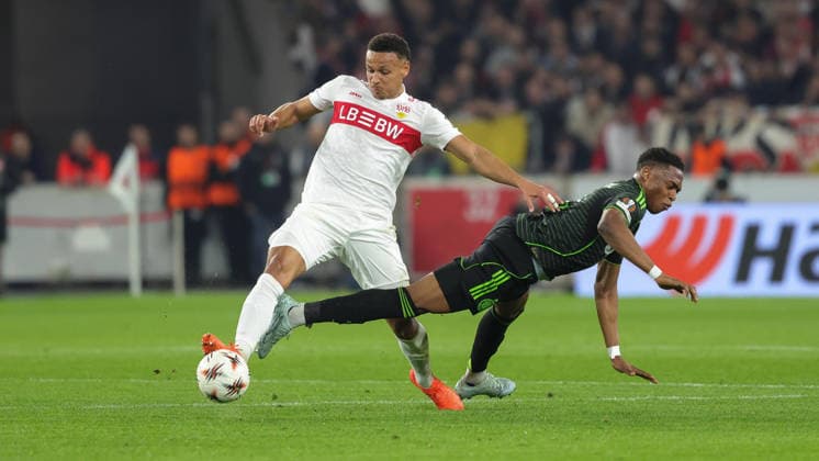 Stuttgart , Europa League VfB Stuttgart vs. Celtic Glasgow , Luca Jaquez (VfB) Junior Adamu (Glasgow)