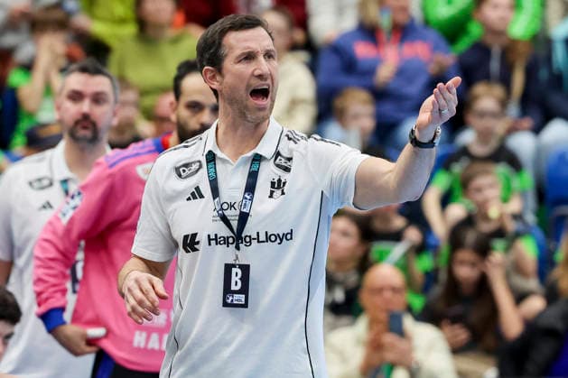 Trainer Torsten Jansen (Handball Verein Hamburg) gestikuliert, DAIKIN Handball Bundesliga, TBV Lemgo Lippe v Handball Sport Verein Hamburg, PHOENIX CONTACT arena am 26. February 2026 in Lemgo, Deutschland. (Foto von Marco Steinbrenner DeFodi Images) Trainer Torsten Jansen (Handball Sport Verein Hamburg) gestures, DAIKIN Handball Bundesliga, TBV Lemgo Lippe v Handball Sport Verein Hamburg, PHOENIX CONTACT arena, February 26, 2026 in Lemgo, Germany. (Photo by Marco Steinbrenner DeFodi Images) -