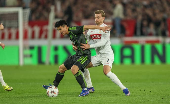 GER, Stuttgart, VfB Stuttgart vs Celtic Glasgow, Europa League, Fussball, UEFA, Spielzeit 2025 2026, MHP-Arena, Playoffs, Rückspiel im Bild v.l.: Hyunjun Yang (Celtic Glasgow 13), Maximilian Mittelstädt (VfB Stuttgart 7) DFB DFL REGULATIONS PROHIBIT ANY USE OF PHOTOGRAPHS AS IMAGE SEQUENCES AND OR QUASI-VIDEO, 26.02.2026 Copyright: HMBxMedia HendrikxHamelau