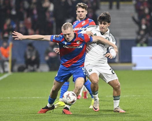 Karel Spacil of Plzen, left, and Vicente Taborda of Panathinaikos in action during the European League playoffs return match of 1st round Viktoria Plzen vs Panathinaikos Athens on February 26, 2026 in Pilsen, Czech Republic. (CTKxPhoto MiroslavxChaloupka) CTKPhotoP2026022607450  CTKPhotoP2026022607450