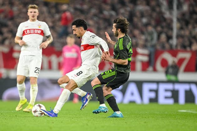 Tiago Tomas (VfB Stuttgart) and Marcelo Saracchi (Celtic FC) battle for the ball during the UEFA Europa League 2025 26 Knockout Play-off Second Leg match between VfB Stuttgart and Celtic FC at Stuttgart Arena on February 26, 2026 in Stuttgart, Germany. (Photo by Harry Langer DeFodi Images) -