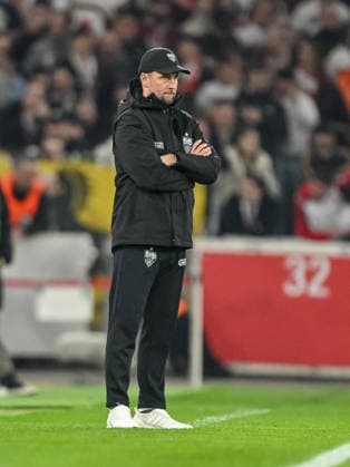 Trainer Sebastian Hoeneß (VfB Stuttgart) Looks on during the UEFA Europa League 2025 26 Knockout Play-off Second Leg match between VfB Stuttgart and Celtic FC at Stuttgart Arena on February 26, 2026 in Stuttgart, Germany. (Photo by Harry Langer DeFodi Images) -