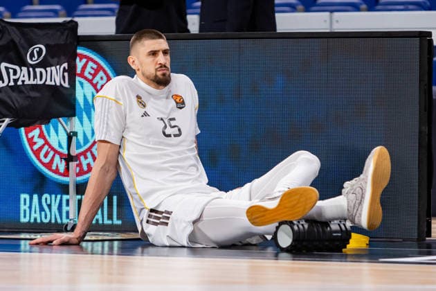 2026 Euroleague basketball Real Madrid v Bayern Munich February 26th; 26th February 2026; Movistar Arena; Madrid, Spain; Euroleague Basketball; Spain, Real Madrid vs Bayern Munich; Alex Len (Real Madrid) during warm-up Madrid Spain Basketball Copyright: xAlbaxPachecox xAgenciaxLOFx