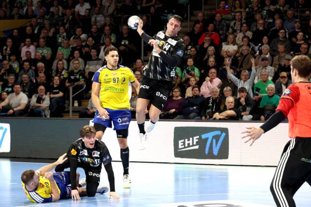 DEU, EHF Champions League, Fuechse Berlin vs.Industria Kielce, 26.02.2026, Max-Schmeling-Halle, Berlin, DEU, EHF Champions League, Fuechse Berlin vs.Industria Kielce, im Bild Aitor Arino (Fuechse Berlin 14), Nils Lichtlein (Fuechse Berlin 17), Theo Monar (Industria Kielce 97), Arkadiusz Moryto (Industria Kielce 23)