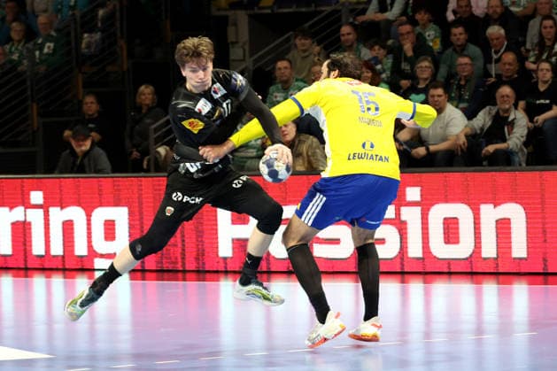 DEU, EHF Champions League, Fuechse Berlin vs.Industria Kielce, 26.02.2026, Max-Schmeling-Halle, Berlin, DEU, EHF Champions League, Fuechse Berlin vs.Industria Kielce, im Bild Nils Lichtlein (Fuechse Berlin 17), Jorge Maqueda (Industria Kielce 15)