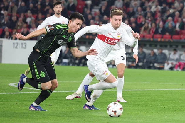 26.02.2026, xrekx, Fussball UEFA Europa League, VfB Stuttgart - Celtic Glasgow v.l. Hyun-jun Yang (Celtic Glasgow) Maximilian Mittelstädt Mittelstaedt (VfB Stuttgart) Zweikampf, Aktion, action, battle for the ball (DFL DFB REGULATIONS PROHIBIT ANY USE OF PHOTOGRAPHS as IMAGE SEQUENCES and or QUASI-VIDEO) Stuttgart