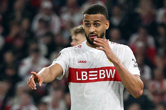 26.02.2026, xrekx, Fussball UEFA Europa League, VfB Stuttgart - Celtic Glasgow v.l. Josha Vagnoman (VfB Stuttgart) gibt Anweisungen, gestikuliert, mit den Armen gestikulieren gives instructions, gesticulate (DFL DFB REGULATIONS PROHIBIT ANY USE OF PHOTOGRAPHS as IMAGE SEQUENCES and or QUASI-VIDEO) Stuttgart