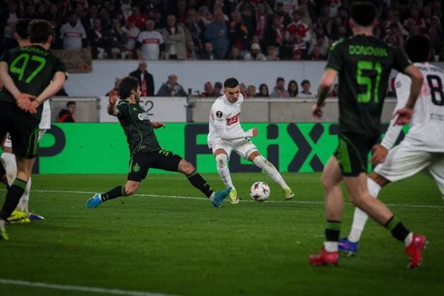 Badredine Bouanani 27 (VfB Stuttgart) in Aktion, VfB Stuttgart vs. Celtic Glasgow FC, Fussball, Maenner, UEFA Europa League, Saison 2025 2026, Play-off, Round 2 of 2, 26.02.2026 Stuttgart Baden-Wuerttemberg Deutschland