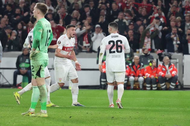 26.02.2026, xrekx, Fussball UEFA Europa League, VfB Stuttgart - Celtic Glasgow v.l. Abseitstor Deniz Undav (VfB Stuttgart) Viljami Sinisalo (Celtic Glasgow) schiesst den Ball weg Ermedin Demirovic (VfB Stuttgart) Jubel (DFL DFB REGULATIONS PROHIBIT ANY USE OF PHOTOGRAPHS as IMAGE SEQUENCES and or QUASI-VIDEO) Stuttgart