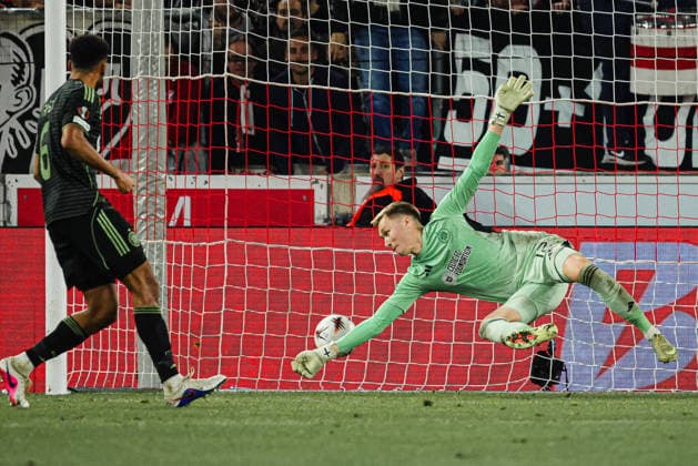 26.02.2026, xhettx, Fussball UEFA Europa League, VfB Stuttgart - Celtic Glasgow v.l. Tor durch Deniz Undav (VFB Stuttgart, 26) wird wegen Abseits eingezogen (DFL DFB REGULATIONS PROHIBIT ANY USE OF PHOTOGRAPHS as IMAGE SEQUENCES and or QUASI-VIDEO)