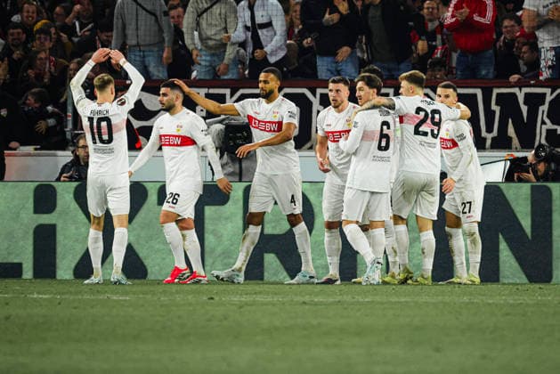 26.02.2026, xhettx, Fussball UEFA Europa League, VfB Stuttgart - Celtic Glasgow v.l. jubel um das vermeintliche 1:1 durch Deniz Undav (VFB Stuttgart, 26). Wurde wegen Abseits zurückgezogen (DFL DFB REGULATIONS PROHIBIT ANY USE OF PHOTOGRAPHS as IMAGE SEQUENCES and or QUASI-VIDEO)