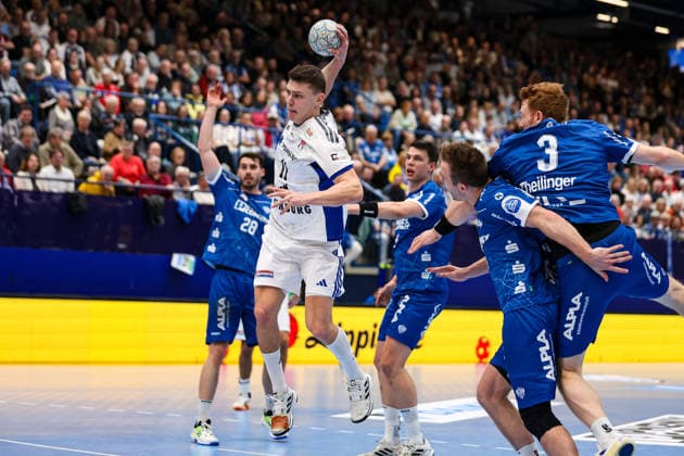26.02.2026, xKWIx, Handball, DAIKIN Handball-Bundesliga, TBV Lemgo Lippe - Handball Verein Hamburg, PHOENIX CONTACT Arena: Nicolaj Jorgensen (Handball Sport Verein Hamburg 11) beim Wurf Photo: xKamilxWilkowskixPressefotoKochx NRW Deutschland