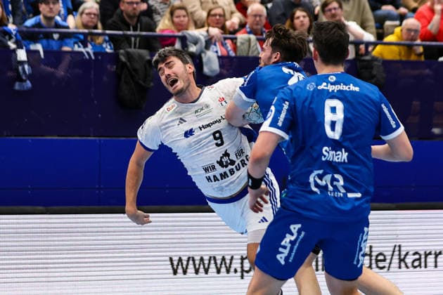 26.02.2026, xKWIx, Handball, DAIKIN Handball-Bundesliga, TBV Lemgo Lippe - Handball Verein Hamburg, PHOENIX CONTACT Arena: Jacob Lassen (Handball Sport Verein Hamburg 9) schreit beim Wurf Photo: xKamilxWilkowskixPressefotoKochx NRW Deutschland