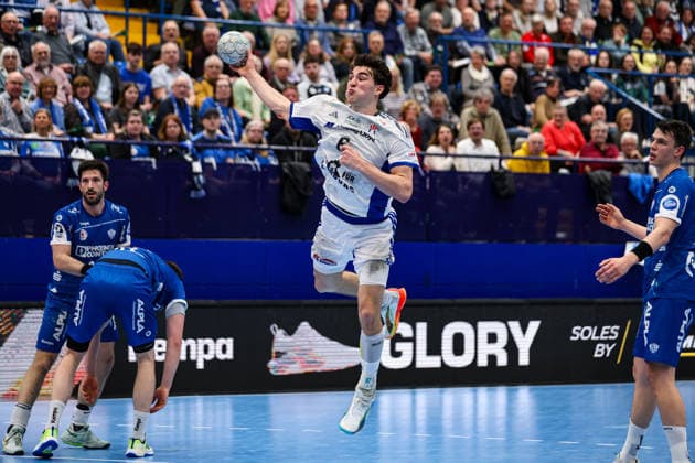 26.02.2026, xKWIx, Handball, DAIKIN Handball-Bundesliga, TBV Lemgo Lippe - Handball Verein Hamburg, PHOENIX CONTACT Arena: Elias Kofler (Handball Sport Verein Hamburg 6) beim Wurf Photo: xKamilxWilkowskixPressefotoKochx NRW Deutschland