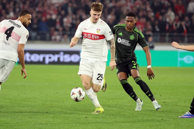 26.02.2026, xrekx, Fussball UEFA Europa League, VfB Stuttgart - Celtic Glasgow v.l. Finn Jeltsch (VfB Stuttgart) Junior Adamu (Celtic Glasgow) (DFL DFB REGULATIONS PROHIBIT ANY USE OF PHOTOGRAPHS as IMAGE SEQUENCES and or QUASI-VIDEO) Stuttgart