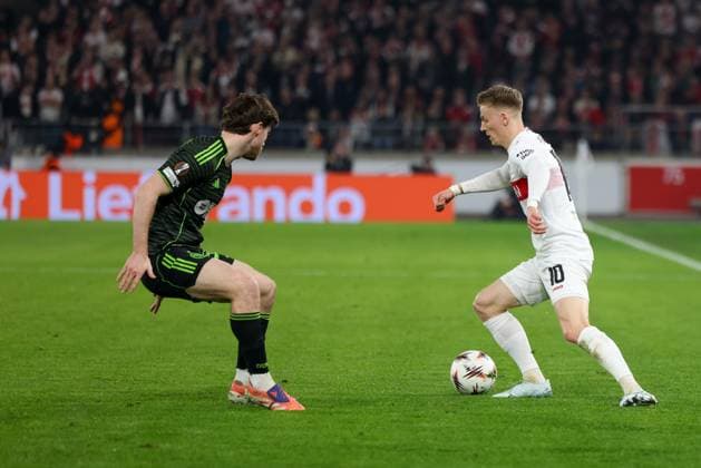 Chris Fuehrich 10 (VfB Stuttgart) in Aktion, VfB Stuttgart vs. Celtic Glasgow FC, Fussball, Maenner, UEFA Europa League, Saison 2025 2026, Play-off, Round 2 of 2, 26.02.2026 Stuttgart Baden-Wuerttemberg Deutschland