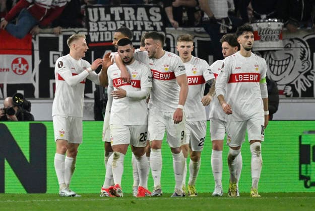 vermeintliches TOR zum 1:1 Deniz Undav VfB Stuttgart (26) wegen Abseits aberkannt VAR, Video-Assistent, Videobeweis, Videoschiedsrichter Video Assistent Referee Torjubel Ermedin Demirovic VfB Stuttgart (09) 10 Atakan Karazor VfB Stuttgart (16) Angelo Stiller VfB Stuttgart (06) Josha Vagnoman VfB Stuttgart (04) VfB Stuttgart vs Celtic Glasgow FC EUROPA LEAGUE EL 26.02.2026 DFL REGULATIONS PROHIBIT ANY USE OF PHOTOGRAPHS AS IMAGE SEQUENCES AND OR QUASI-VIDEO VfB Stuttgart vs Celtic Glasgow FC EL