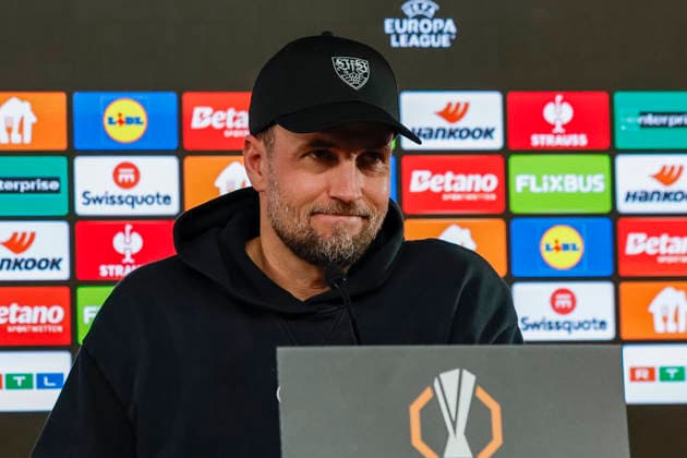Sebastian Hoeneß, Hoeness (VfB Stuttgart, Trainer) bei der Pressekonferenz , Deutschland, Fussball, UEFA Europa League, Play-offs, 2025 2026, VfB Stuttgart vs. Celtic Glasgow, 26.02.2026, Stuttgart MHP Arena Deutschland Copyright: xGrantxHubbsx