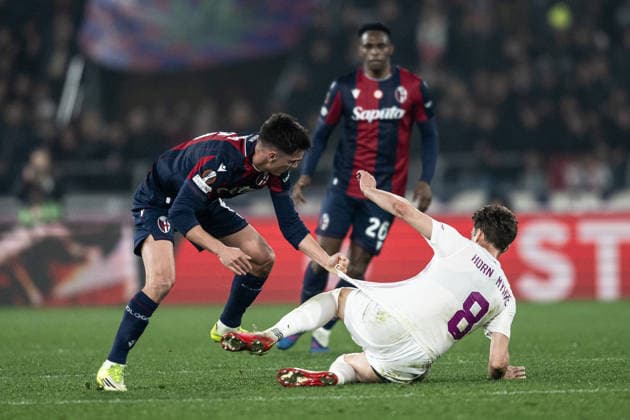260226 Nikola Moro of Bologna and Felix Horn Myhre of Brann during the UEFA Europa League football match between Bologna and Brann on February 26, 2026 in Bologna. Photo: Marius Simensen BILDBYRAN COP 238 MM0058 bbeng fotboll football soccer fotball uefa europa league brann bologna Copyright: MARIUSxSIMENSEN BB260226ZR007