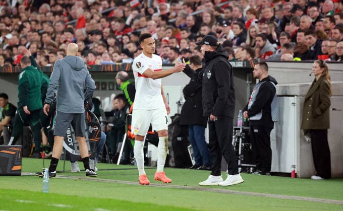 26.02.26 VfB Stuttgart - Celtic Glasgow Deutschland, Stuttgart, 26.02.2026, Fussball, UEFA Europa League, Saison 2025 2026, Play-Offs, Rückspiel, VfB Stuttgart - Celtic Glasgow: v.l. Luca Jaquez (VfB Stuttgart), Sebastian Hoeneß (Trainer VfB Stuttgart).
