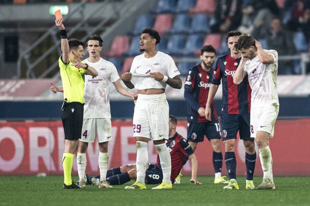 260226 Jacob Sorensen of Brann receives a red card during the UEFA Europa League football match between Bologna and Brann on February 26, 2026 in Bologna. Photo: Marius Simensen BILDBYRAN COP 238 MM0058 bbeng fotboll football soccer fotball uefa europa league brann bologna Copyright: MARIUSxSIMENSEN BB260226ZQ010