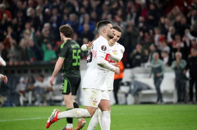 26.02.26 VfB Stuttgart - Celtic Glasgow Deutschland, Stuttgart, 26.02.2026, Fussball, UEFA Europa League, Saison 2025 2026, Play-Offs, Rückspiel, VfB Stuttgart - Celtic Glasgow: v.l. Deniz Undav, Badredine Bouanani (beide VfB Stuttgart); Jubel Abseits Tor.