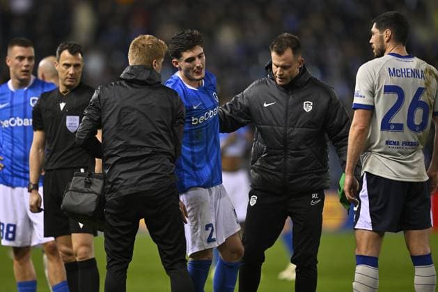 Genk s Robin Mirisola and looks injured during a soccer game between Belgian team KRC Genk and Croatian GNK Dinamo Zagreb, Thursday 26 February 2026 in Genk, in the play-off for the knockout phase of the UEFA Europa League tournament. Genk won the first leg 1-3. JOHAN EYCKENS JohanxEyckens  x165474385x