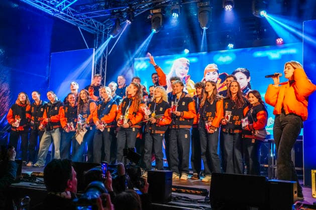 2026-02-26 - Tribute TeamNL Tribute TeamNL HEERENVEEN, NETHERLANDS - FEBRUARY 26: Elske de Wall, Antoinette Rijpma - de Jong, Marijke Groenewoud, Femke Kok, Anna Boersma, Suzanne Schulting, Merel Conijn, Bente Kerkhoff, Jenning de Boo, Kjeld Nuis, Jorrit Bergsma, Xandra Velzeboer, Michelle Velzeboer, Selma Poutsma, Zoe Deltrap, Melle van t Wout, Teun Boer, Friso Emons, Itzhak de Laat, Dave Wesselink, Jelen Franjic, Janko Franjic, Timme Koster, Stephan Huis in t Veld, Michel Tsiba, Daria Danilova, Kimberly Bos during the Tribute TeamNL Tribute TeamNL at the Oude Koenarkt on February 26, 2026 in Heerenveen, Netherlands Heerenveen Oude Koenarkt Netherlands Content not available for redistribution in The Netherlands directly or indirectly through any third parties. Copyright: xDouwexBijlsmax