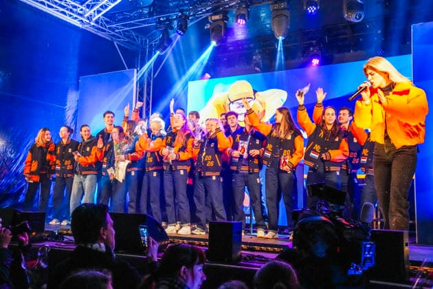 2026-02-26 - Tribute TeamNL Tribute TeamNL HEERENVEEN, NETHERLANDS - FEBRUARY 26: Elske de Wall, Antoinette Rijpma - de Jong, Marijke Groenewoud, Femke Kok, Anna Boersma, Suzanne Schulting, Merel Conijn, Bente Kerkhoff, Jenning de Boo, Kjeld Nuis, Jorrit Bergsma, Xandra Velzeboer, Michelle Velzeboer, Selma Poutsma, Zoe Deltrap, Melle van t Wout, Teun Boer, Friso Emons, Itzhak de Laat, Dave Wesselink, Jelen Franjic, Janko Franjic, Timme Koster, Stephan Huis in t Veld, Michel Tsiba, Daria Danilova, Kimberly Bos during the Tribute TeamNL Tribute TeamNL at the Oude Koenarkt on February 26, 2026 in Heerenveen, Netherlands Heerenveen Oude Koenarkt Netherlands Content not available for redistribution in The Netherlands directly or indirectly through any third parties. Copyright: xDouwexBijlsmax
