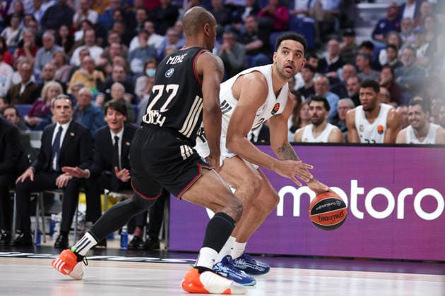 February 26, 2026, Madrid, Madrid, Spain: Isiaha Mike of FC Bayern Munich and Trey Lyles of Real Madrid in action during the Turkish Airlines EuroLeague Regular Season Round 29 match between Real Madrid and FC Bayern Munich at Movistar Arena on February 26, 2026, in Madrid, Spain. Madrid Spain - ZUMAa181 20260226_zaa_a181_052 Copyright: xIrinaxR.xHipolitox