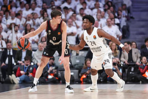 February 26, 2026, Madrid, Madrid, Spain: Neno Dimitrijevic of FC Bayern Munich and Andres Feliz of Real Madrid in action during the Turkish Airlines EuroLeague Regular Season Round 29 match between Real Madrid and FC Bayern Munich at Movistar Arena on February 26, 2026, in Madrid, Spain. Madrid Spain - ZUMAa181 20260226_zaa_a181_053 Copyright: xIrinaxR.xHipolitox