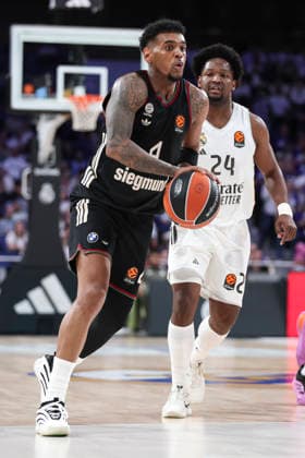 February 26, 2026, Madrid, Madrid, Spain: Xavier Rathan-Mayes of FC Bayern Munich and Andres Feliz of Real Madrid in action during the EuroLeague Regular Season Round 29 match between Real Madrid and FC Bayern Munich at Movistar Arena on February 26, 2026, in Madrid, Spain. Madrid Spain - ZUMAa181 20260226_zaa_a181_076 Copyright: xIrinaxR.xHipolitox
