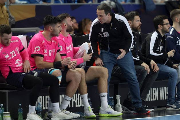 Plock 26.02.2026 Liga mistrzow pilka reczna mezczyzn faza grupowa sezon 2025 26 --- Group Chase mens handball EHF Champions League Orlen Wisla Plock - SC Magdeburg Miha Zarabec Abel Serdio Zoltan Szita trener Xavi Sabate Caviedes Fot. Marcin Solarz FotoPyK NEWSPIX.PL --- newspix.pl 
