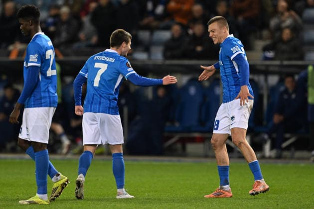 260226 KRC Genk vs Dinamo Zagreb Daan Heymans (38) of Genk celebrates with Jarne Steuckers (7) of Genk after scoring the 3-3 equalizer goal pictured during the second leg game in the Uefa Europa League season 2025-2026 Knock Out Phase between KRC Genk and Dinamo Zagreb from Croatia on February 27 , 2026 in Genk, Belgium. (Photo by David Catry Isosport) Genk Belgium  Copyright: xDavidxCatryx 20260227DC2_4060