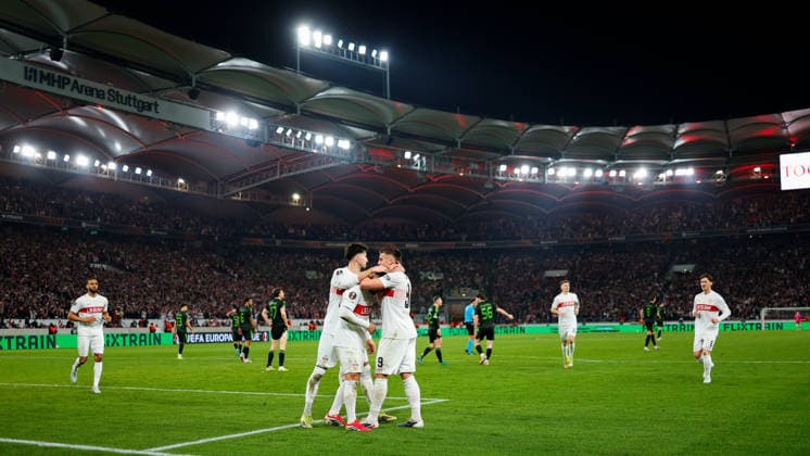 Stuttgart , Europa League VfB Stuttgart vs. Celtic Glasgow , Atakan Karazor (VfB) Deniz Undav (VfB) Ermedin Demirovic (VfB) jubeln