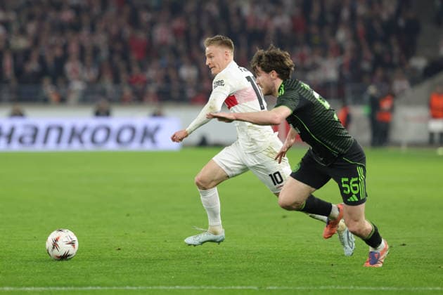 Stuttgart , Europa League VfB Stuttgart vs. Celtic Glasgow , Chris Führich (VfB) Anthony Ralston (Glasgow)