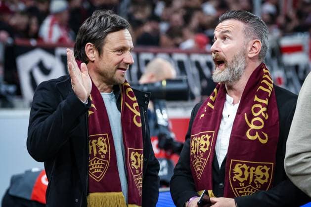 VfB-Legenden Heiko Gerber und Ioannis Amanatidis im Gespraech, VfB Stuttgart vs. Celtic Glasgow FC, Fussball, Maenner, UEFA Europa League, Saison 2025 2026, Play-off, Round 2 of 2, 26.02.2026 Stuttgart Baden-Wuerttemberg Deutschland