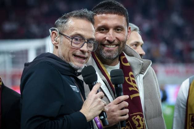 VfB-Stadionsprecher Holger Laser und Ex-Spieler und Legende Kevin Kuranyi im Gespraech, VfB Stuttgart vs. Celtic Glasgow FC, Fussball, Maenner, UEFA Europa League, Saison 2025 2026, Play-off, Round 2 of 2, 26.02.2026 Stuttgart Baden-Wuerttemberg Deutschland