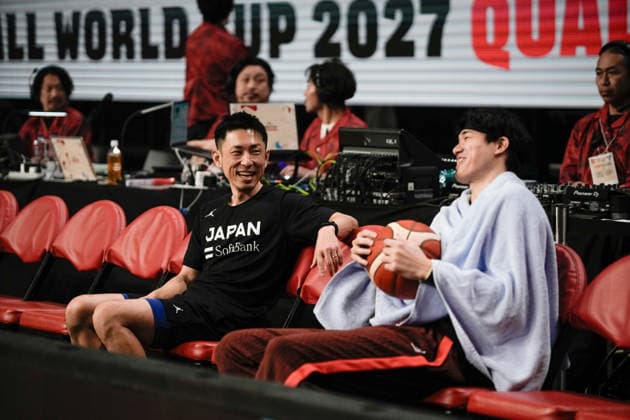 (L-R) Daisuke Yoshimoto coach and Yuta Watanabe (JPN), FEBRUARY 26, 2026 - Basketball : FIBA Basketball World Cup 2027 Asian Qualifiers First Round Group B match between Japan - China at Okinawa Suntory Arena, Okinawa, Japan. Noxthirdxpartyxsales  aflo_321437445