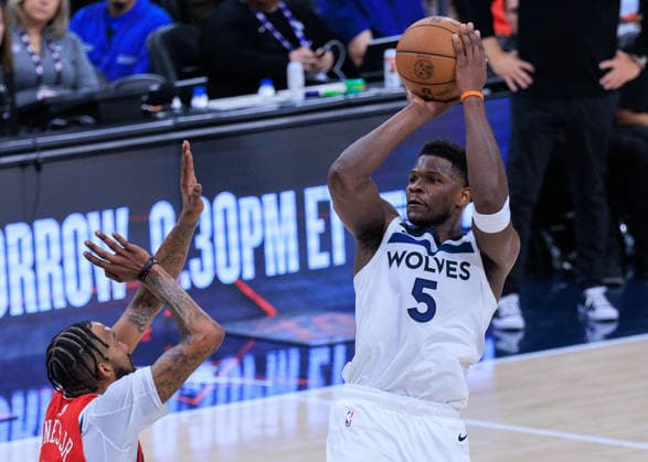February 26, 2026, Inglewood, California, USA: Anthony Edwards 5 of the Minnesota Timberwolves puts up a shot during a regular season NBA, Basketball Herren, USA game against the Los Angeles Clippers on Thursday February 26, 2026 at Intuit Dome Arena in Inglewood, California. Clippers lose to Timberwolves, 88-94. JAVIER ROJAS PI Inglewood USA - ZUMAp124 20260226_zaa_p124_069 Copyright: xJavierxRojasx