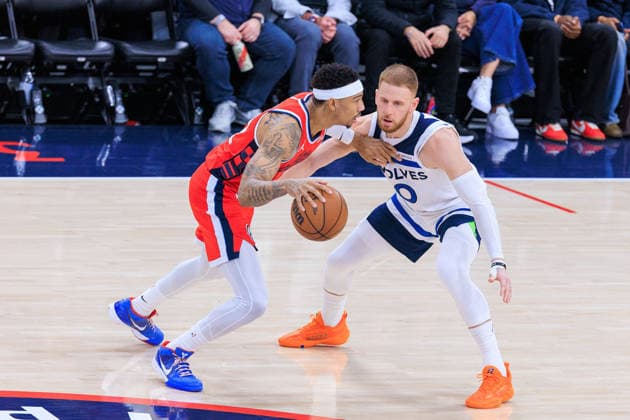 February 26, 2026, Inglewood, California, USA: Donte DiVincenzo 0 of the Minnesota Timberwolves guards Jordan Miller 22 of the Los Angeles Clippers during a regular season NBA, Basketball Herren, USA game on Thursday February 26, 2026 at Intuit Dome Arena in Inglewood, California. Clippers lose to Timberwolves, 88-94. JAVIER ROJAS PI Inglewood USA - ZUMAp124 20260226_zaa_p124_127 Copyright: xJavierxRojasx